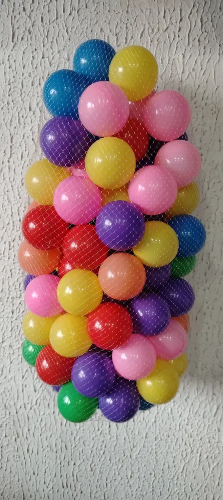 100pcs Pool balls (Netted)